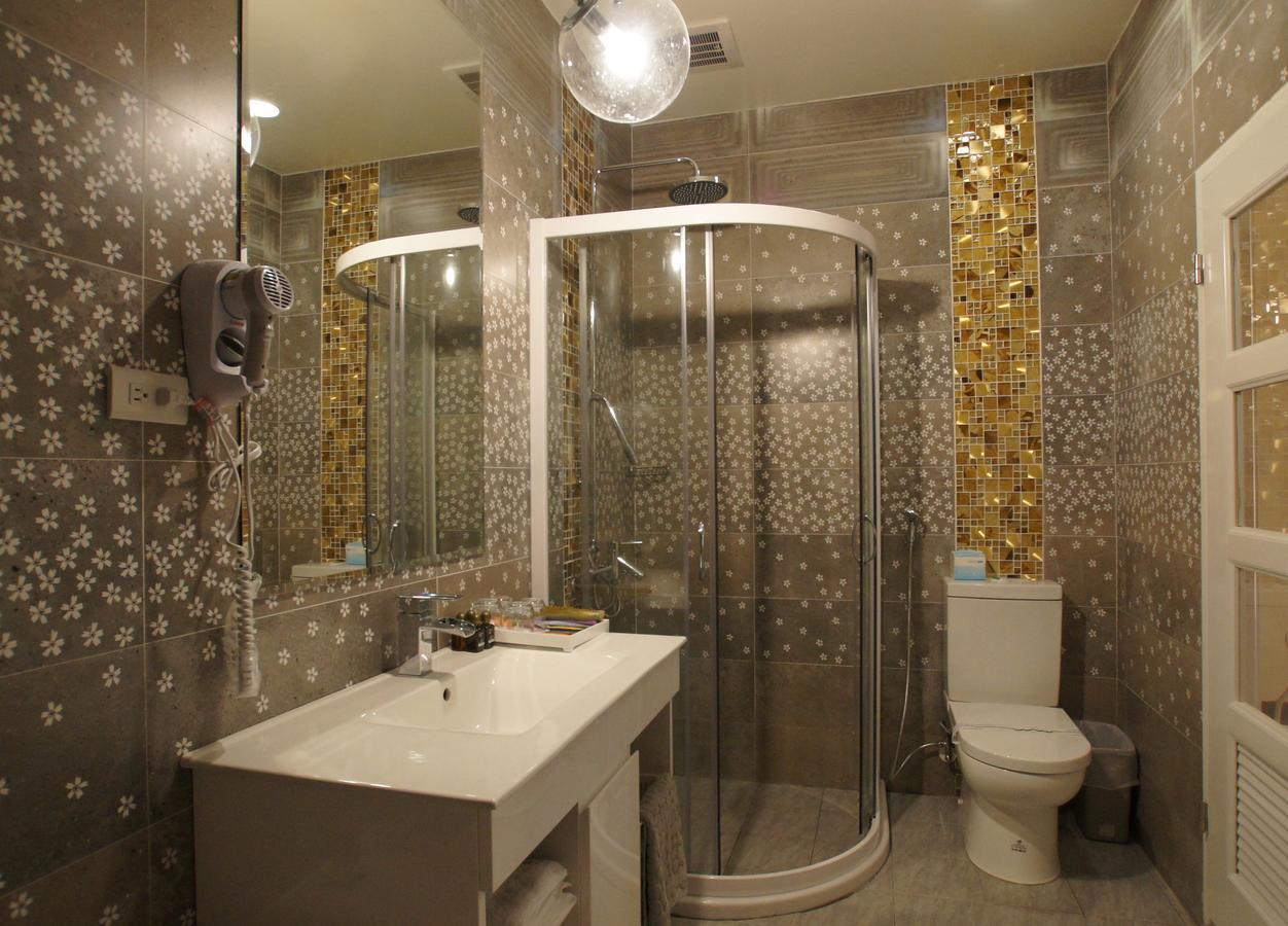 Boston Plus Hotel Чиай Сити Екстериор снимка