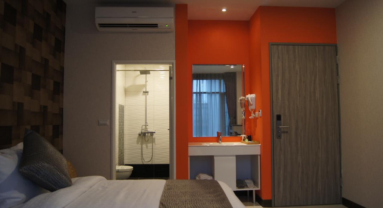 Boston Plus Hotel Чиай Сити Екстериор снимка
