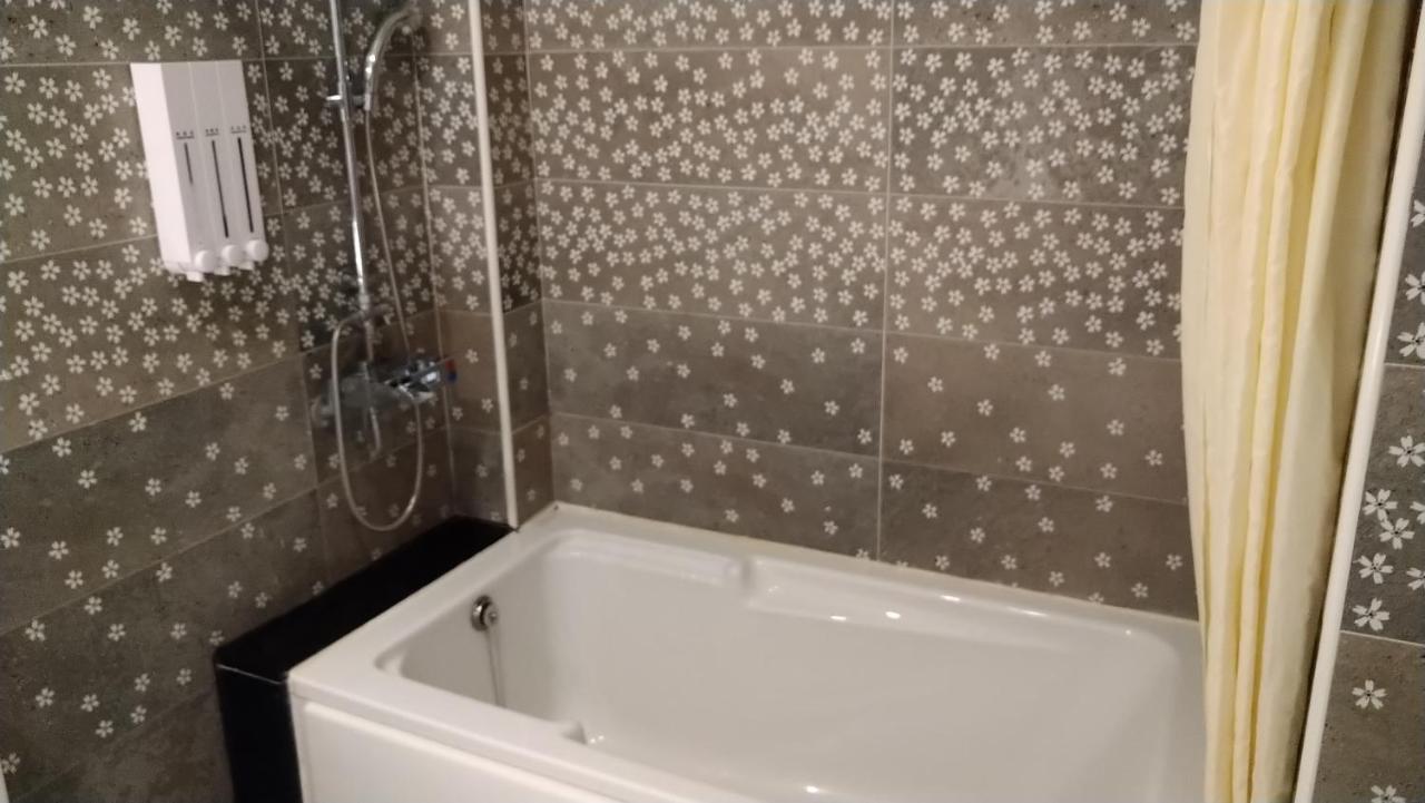 Boston Plus Hotel Чиай Сити Екстериор снимка